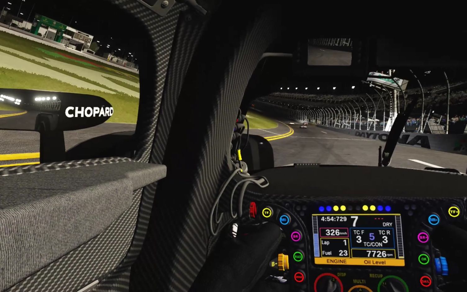 体验夜晚跑daytona赛道