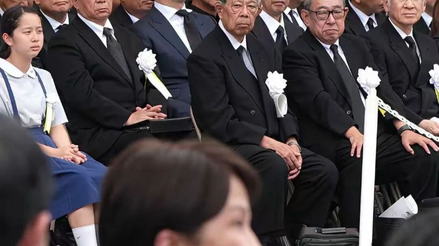 8月15日，中国外交部国防部都加班了