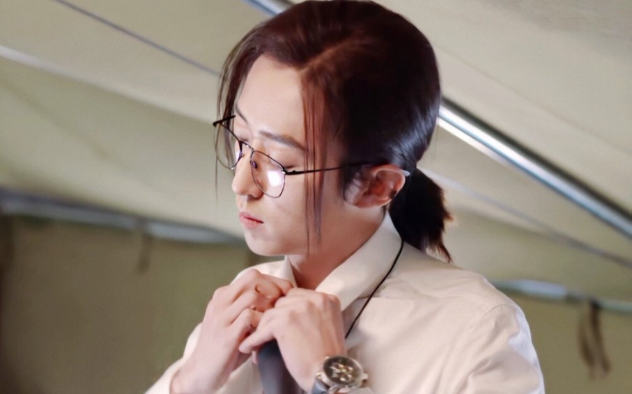 张起灵刘丧丧背儿你就是馋小哥身子