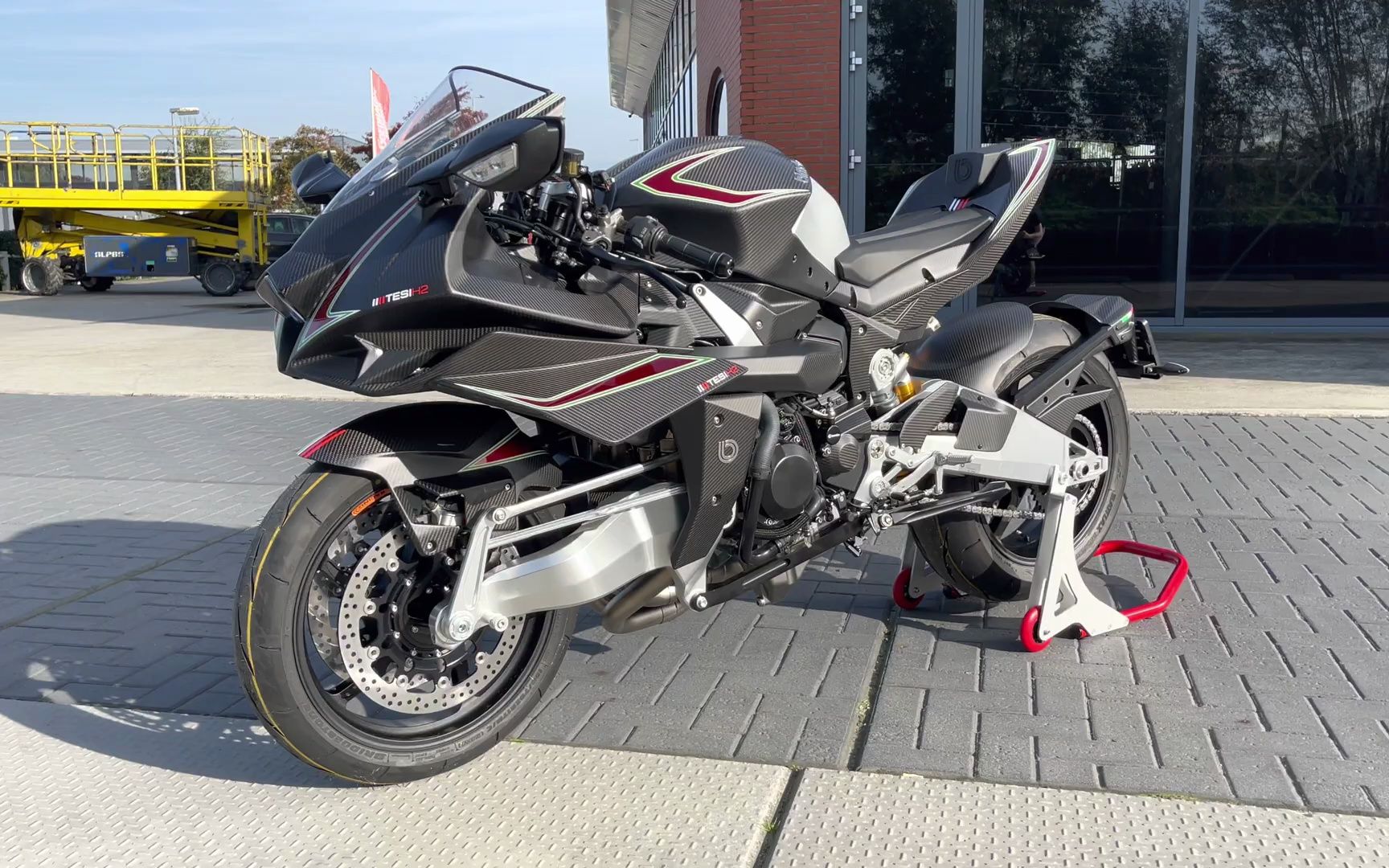 2022 款 bimota tesi h2 实车鉴赏,这气势不是一点点!