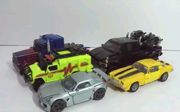 转载# 变形金刚 stuido series ss10 d级 爵士_哔哩哔哩 (゜-゜)ぅ眄