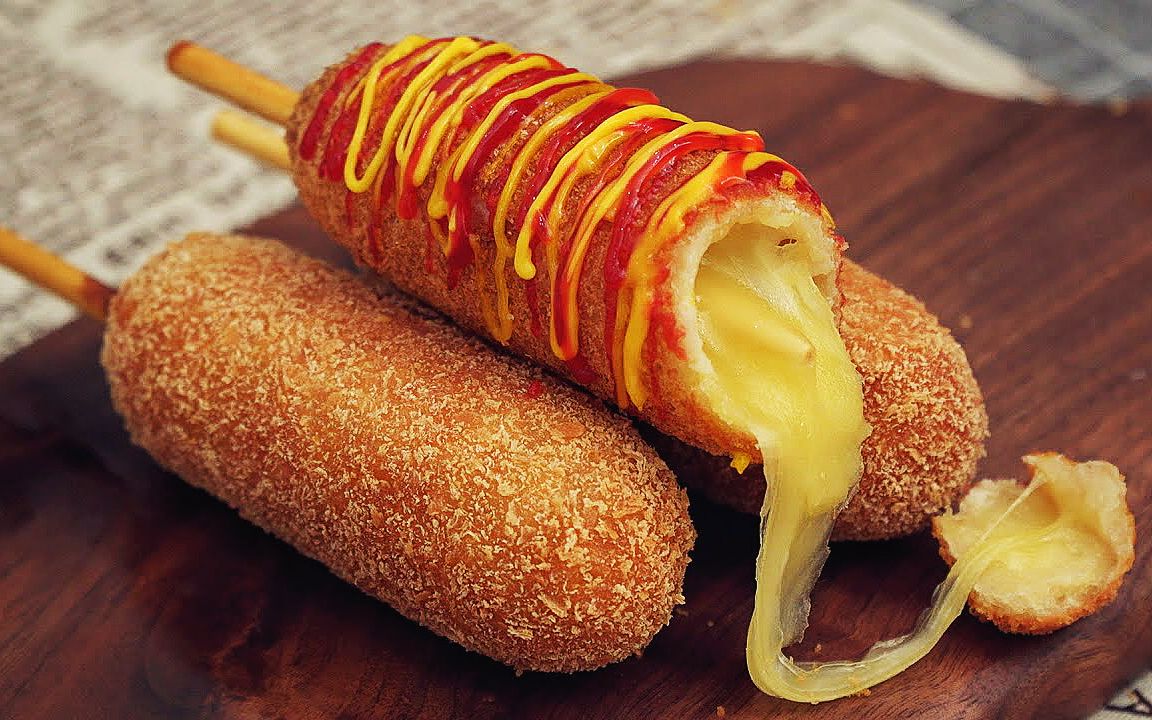 酥脆马苏里拉奶酪拉丝热狗棒 / 人气up街角小吃 / 中二日本小哥烘焙