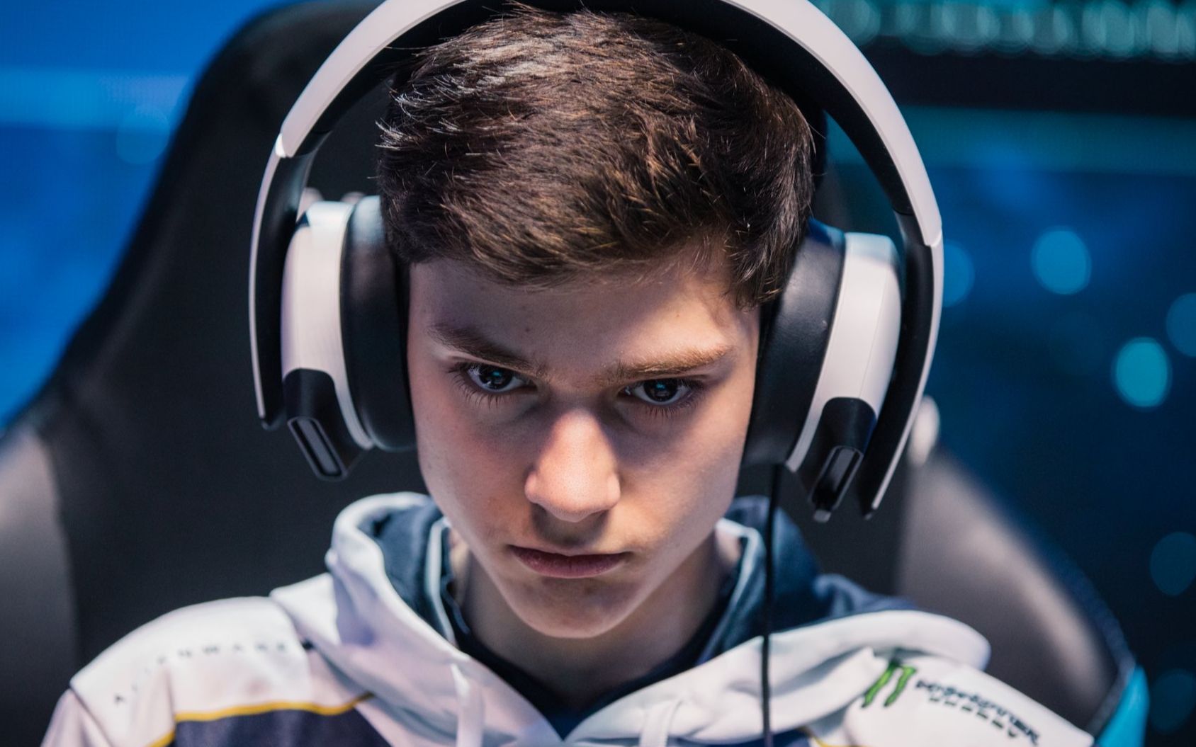 电子竞技第一手速液体clem拿皇firstperson