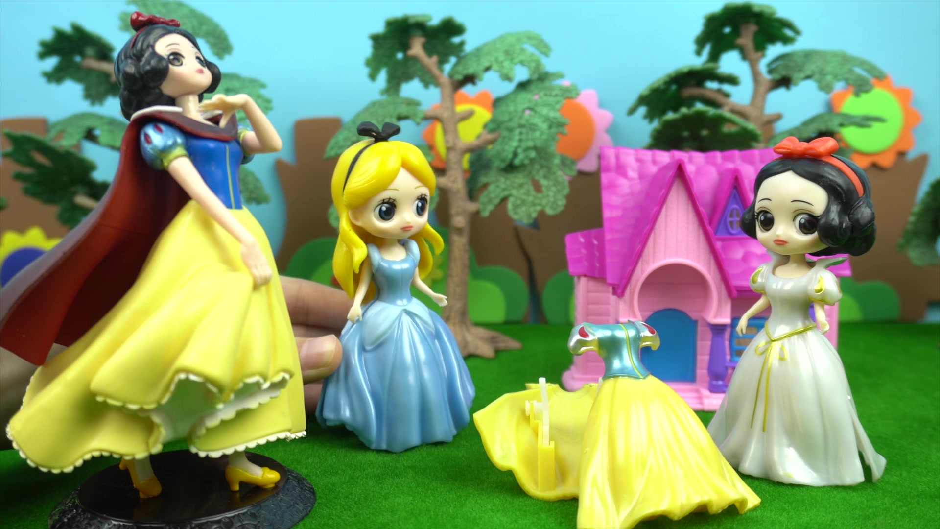 《熊妹玩具》白雪公主的裙子怎么破了?