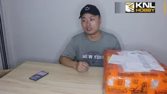 Video herunterladen: 小金的EC225直升飞机模型超级美洲豹 中信海直版开箱 损坏修复了