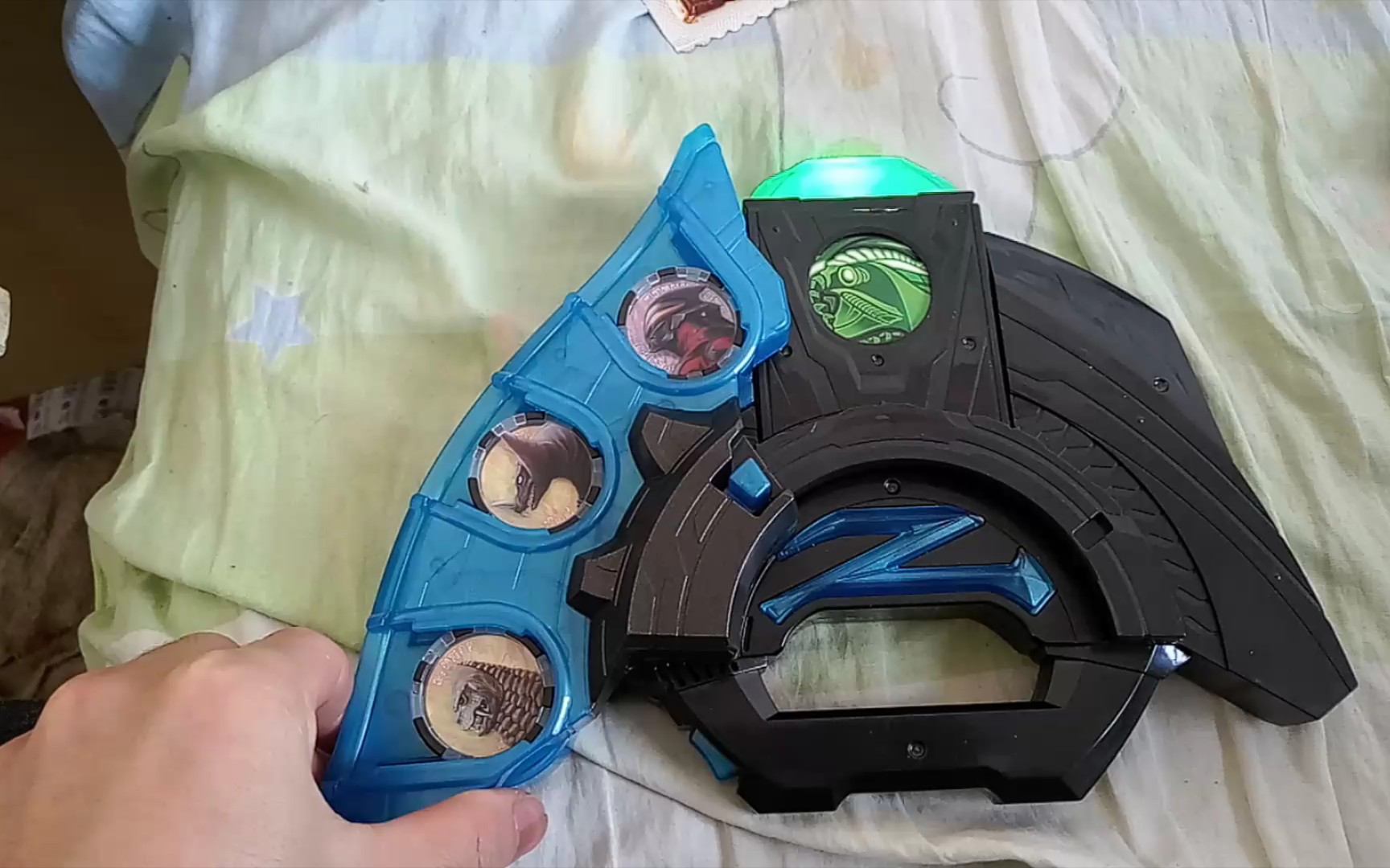 泽塔奥特曼怪兽勋章第三期万代dx骷髅哥莫拉勋章套装 镝木授权卡