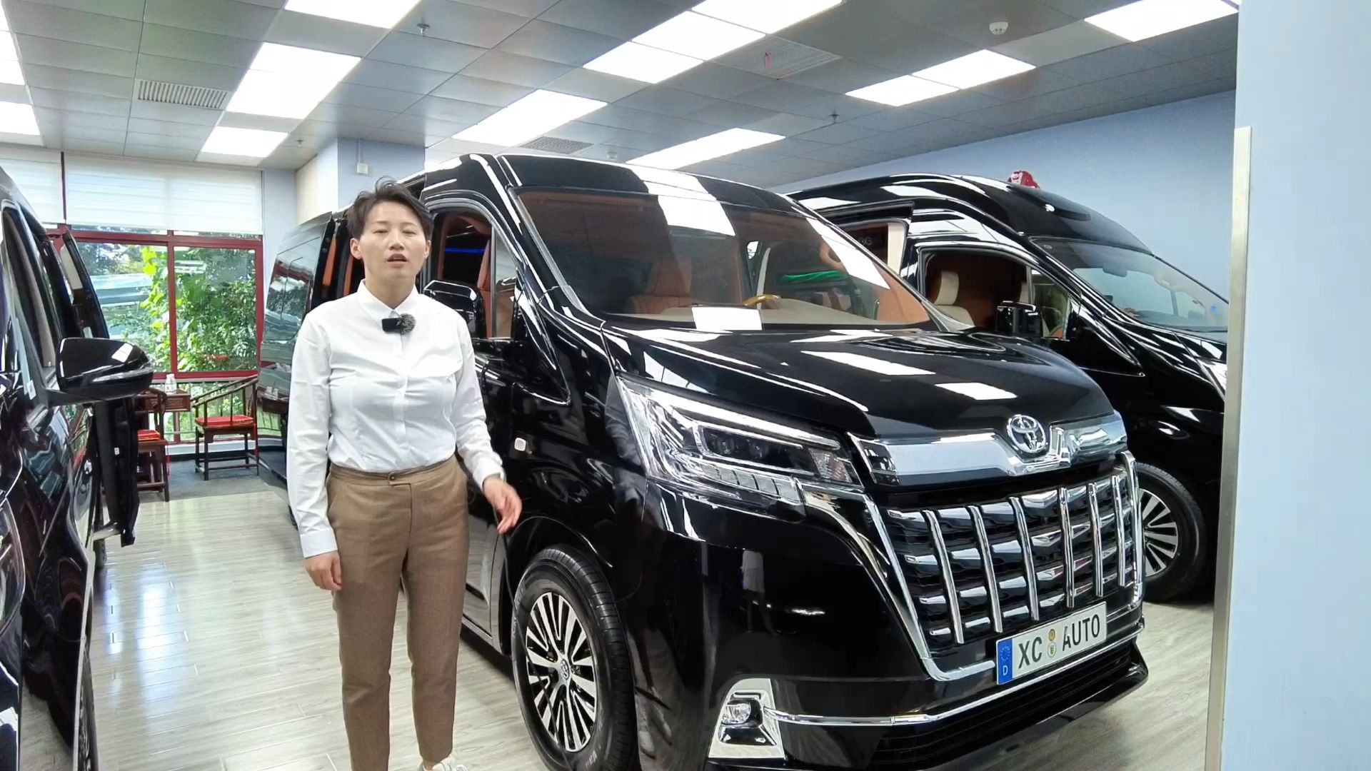 首席鉴车官 进口丰田海狮七座半隔断商务车 3.