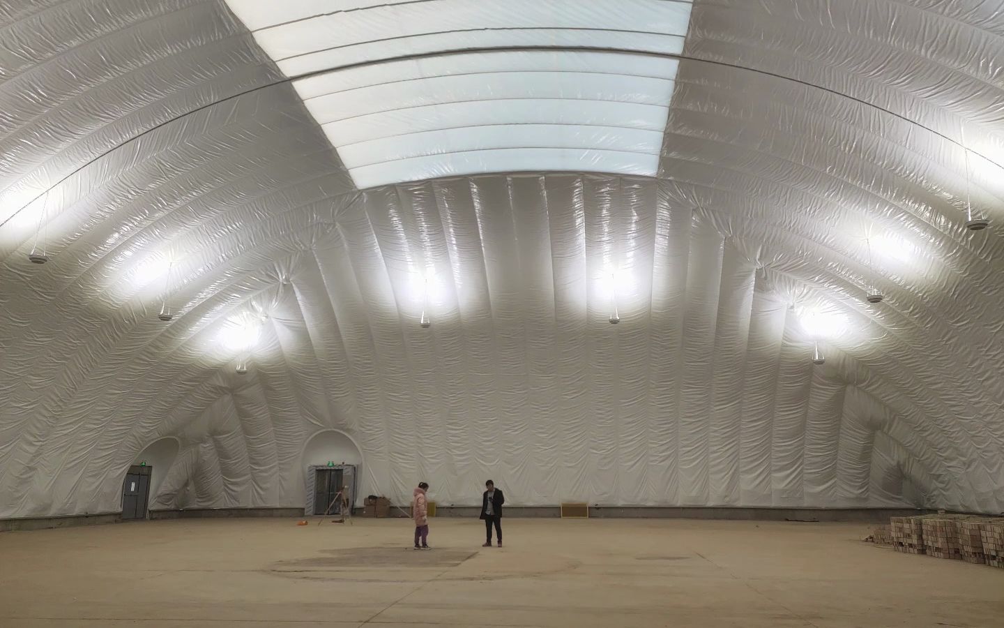 气膜体育馆的内部采光效果怎么样?