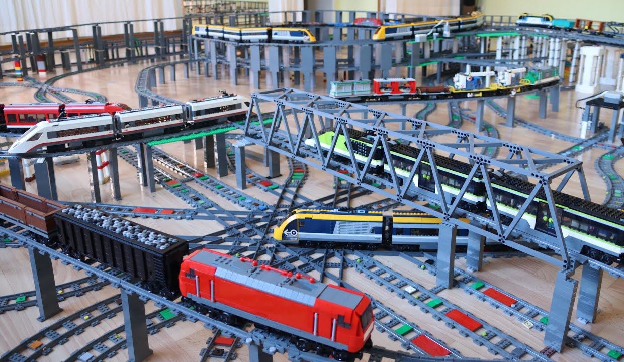 【乐高轨道】室内大型多轨道乐高列车