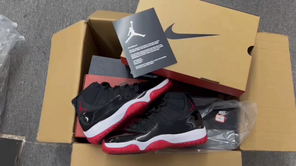 y3 aj11黑红 全新