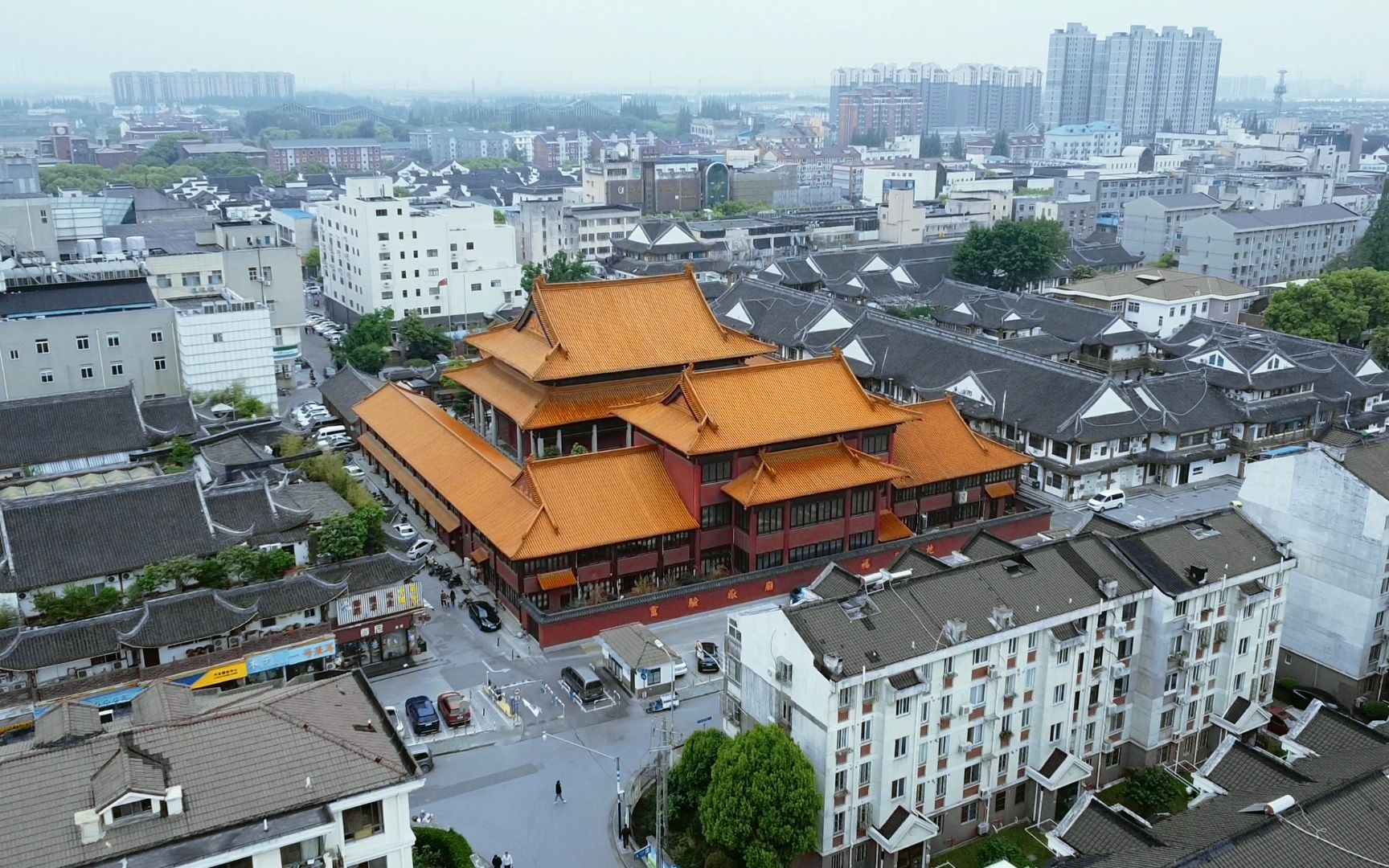 航拍上海松江东岳庙,庙前街的名字由此而来