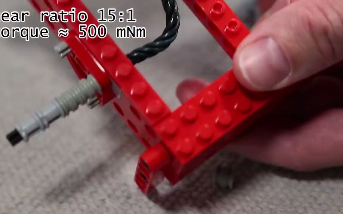 积木实验频道如果使劲拧一个乐高科技的十字轴会发生什么