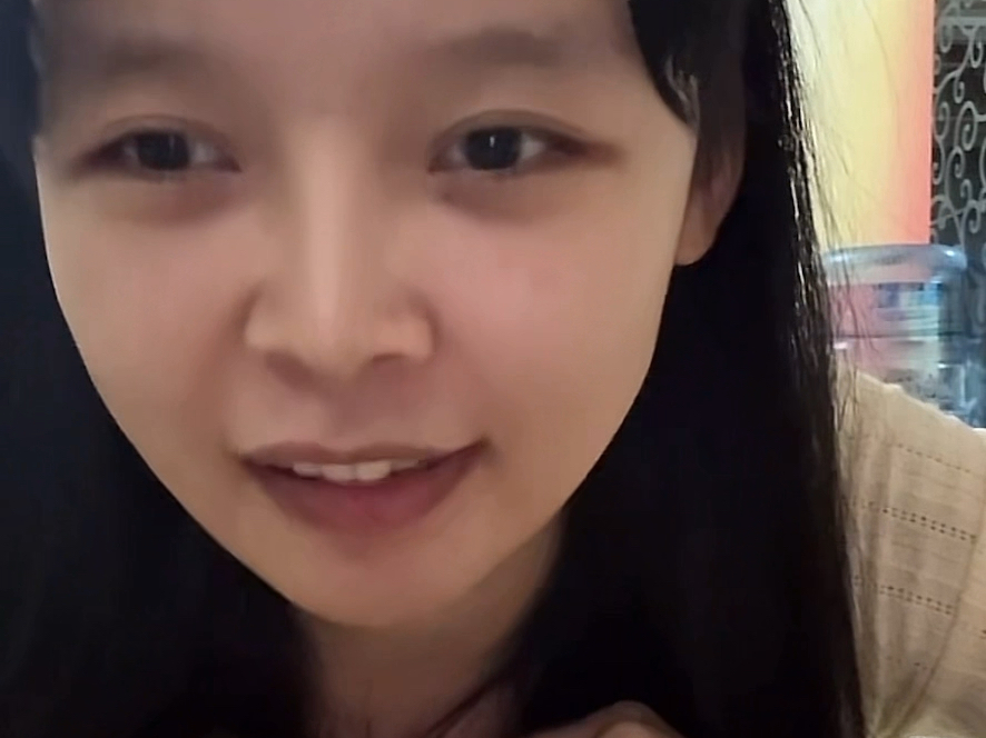 是一只九龄素颜直播请粉丝喝北京豆汁