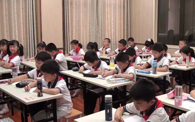 [图]【有完整视频】青岛版小学数学二年级上册《乘法的初步认识》优质课教学视频，湖北省