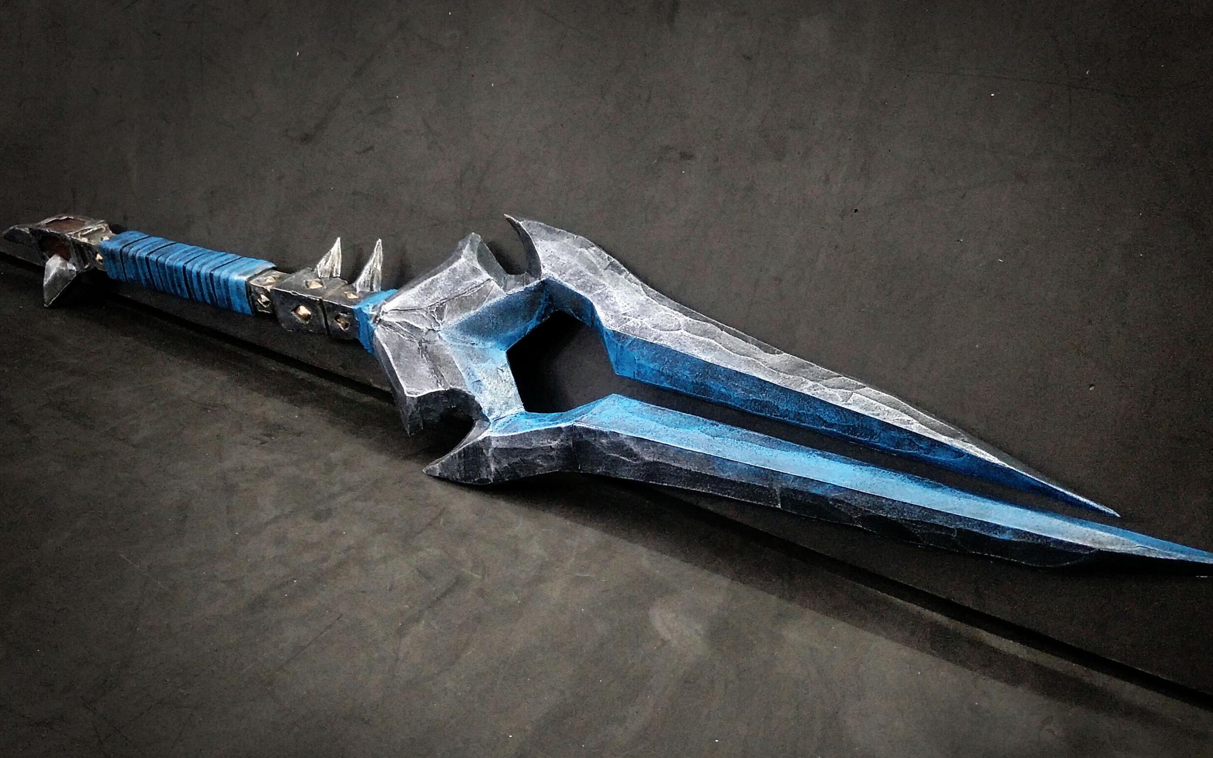 风之伊:手工制作一把魔兽世界的橙色武器,很有造型的风剑