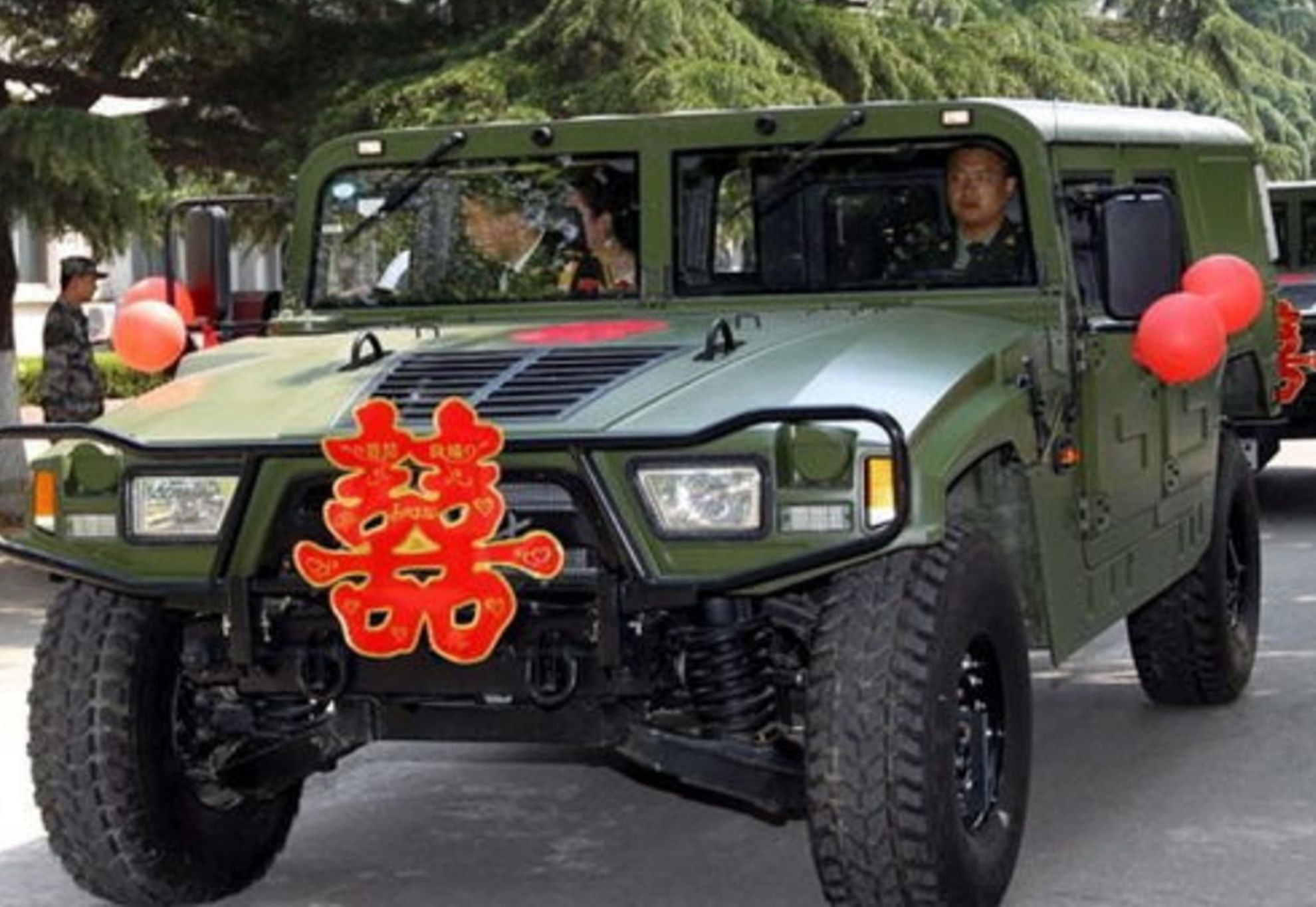 小伙花49万买东风猛士,借给朋友接亲,新娘一句话让车主没脸见人