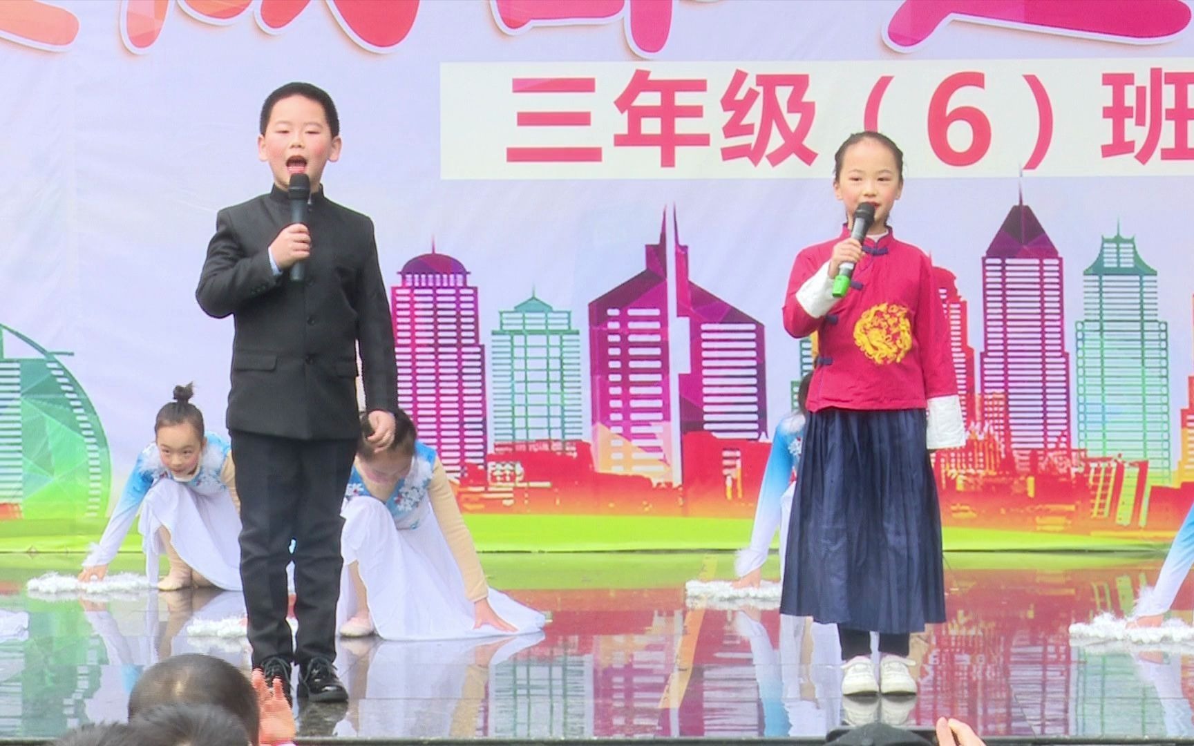 [图]国旗下表演-成都市石笋街小学2018级6班