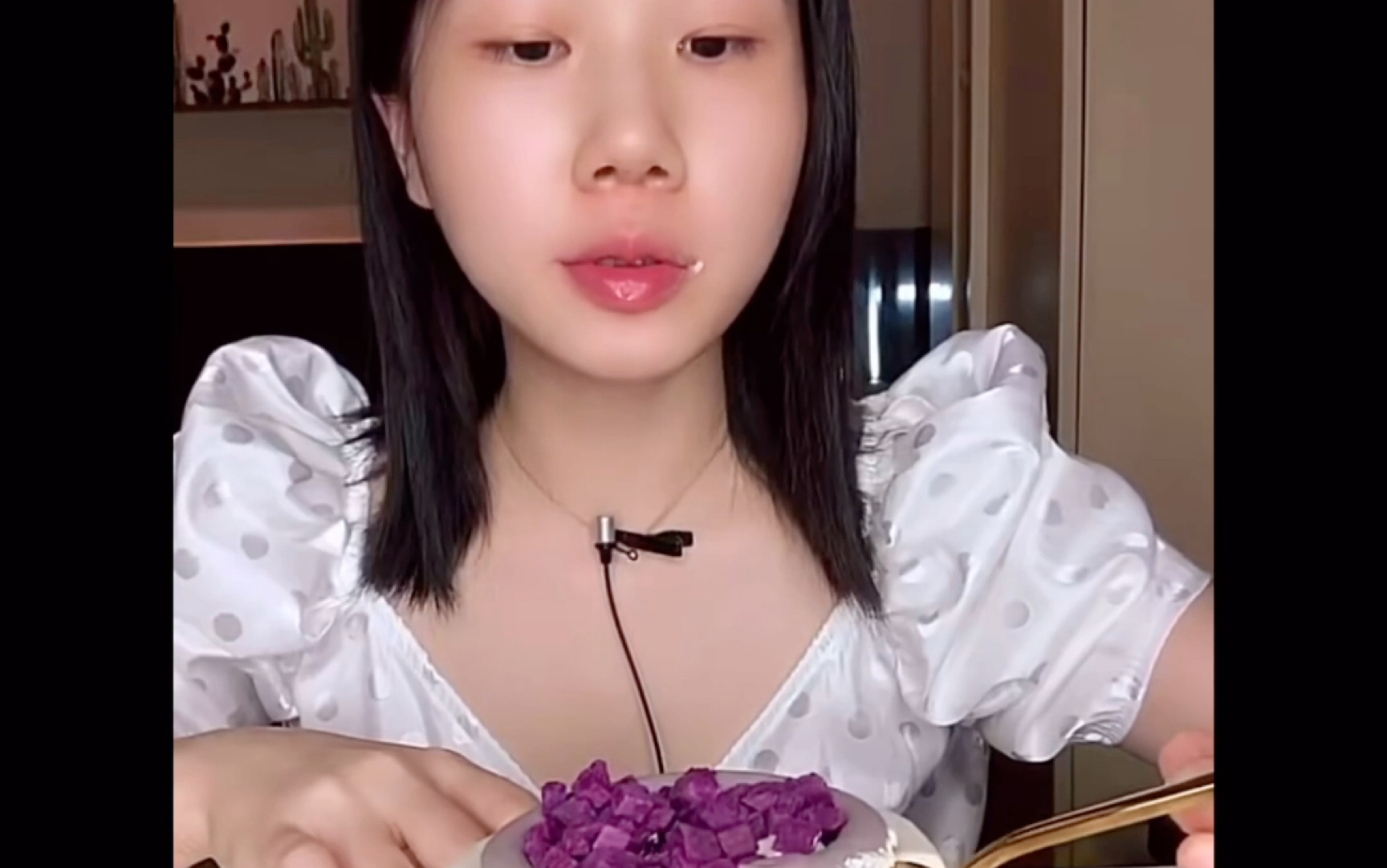 快手高质量吃播 食音 声控(嘉玲妹儿)200929 芋泥奶油蛋糕 咸蛋黄流心