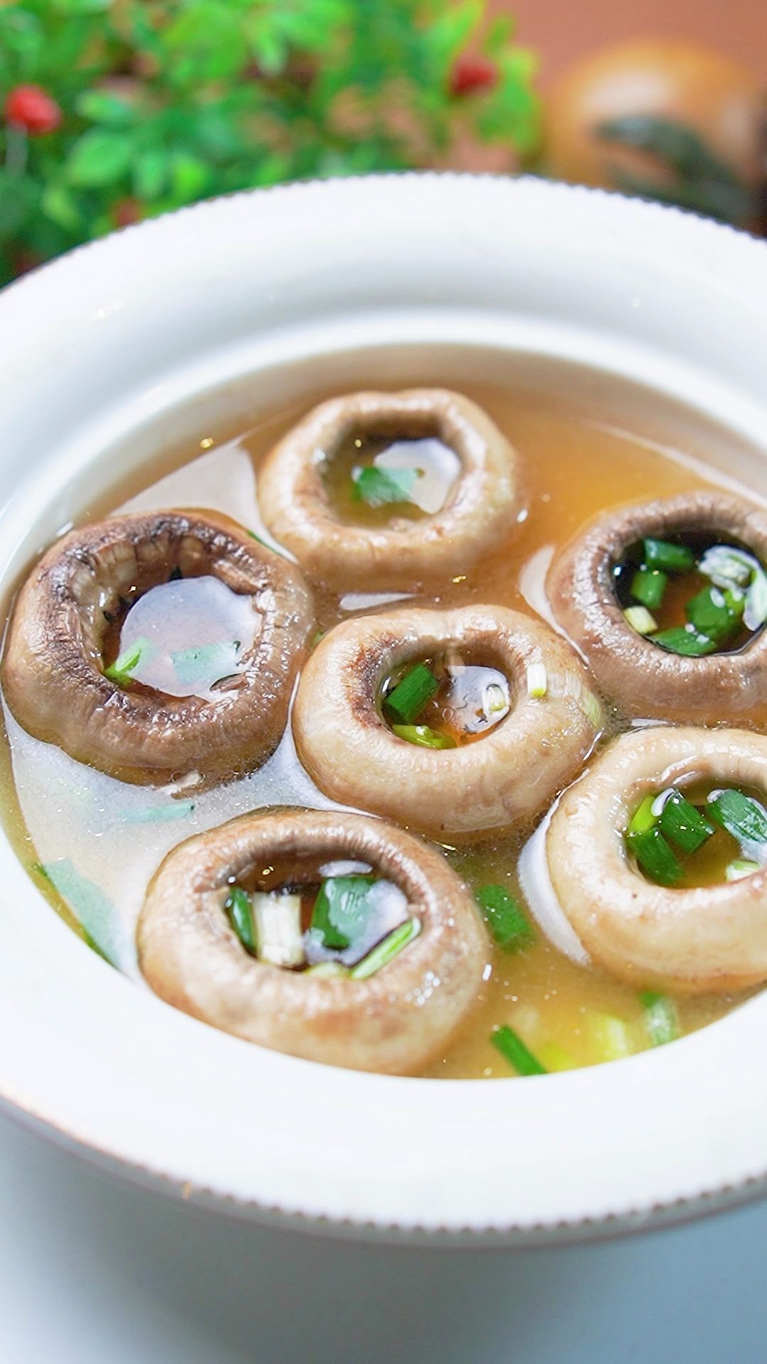 鲜掉眉毛的口蘑汤您喝过吗?一定要收藏的做法