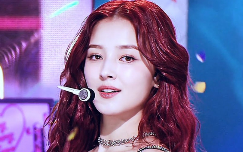 momoland《yummy yummy love》一键换装_哔哩哔哩_bilibili