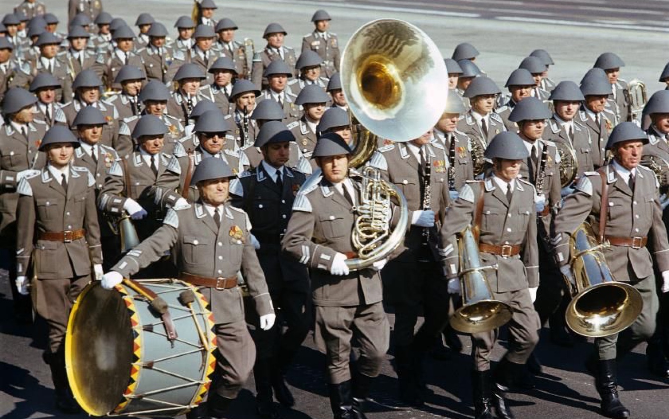 70年代东德中央军乐团纪录片节选