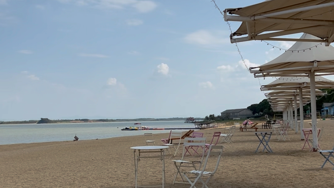 梁子湖沙滩浴场