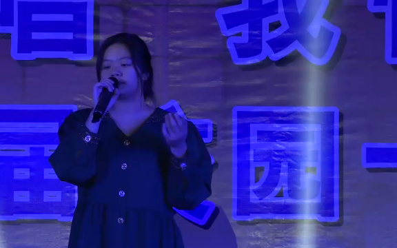 南京模仿歌手梅子图片
