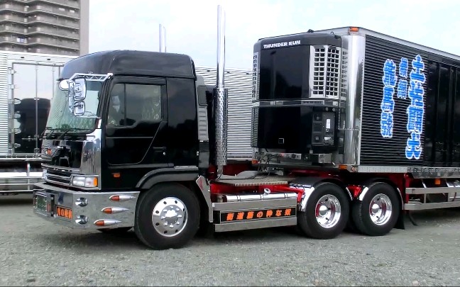 日野profia ss暴走半挂车