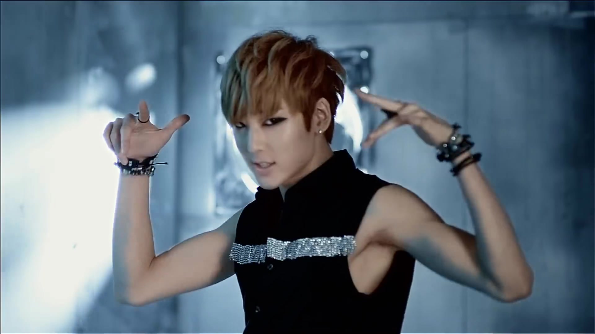 ukissneverlandmvfullver