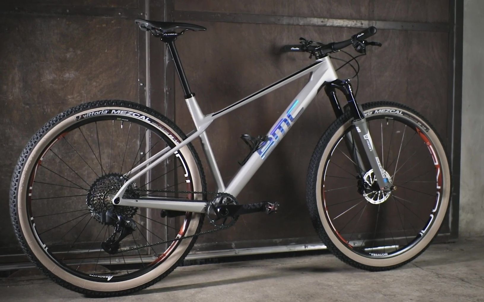 装车视频丨硬尾山地车2021款bmctwostroke