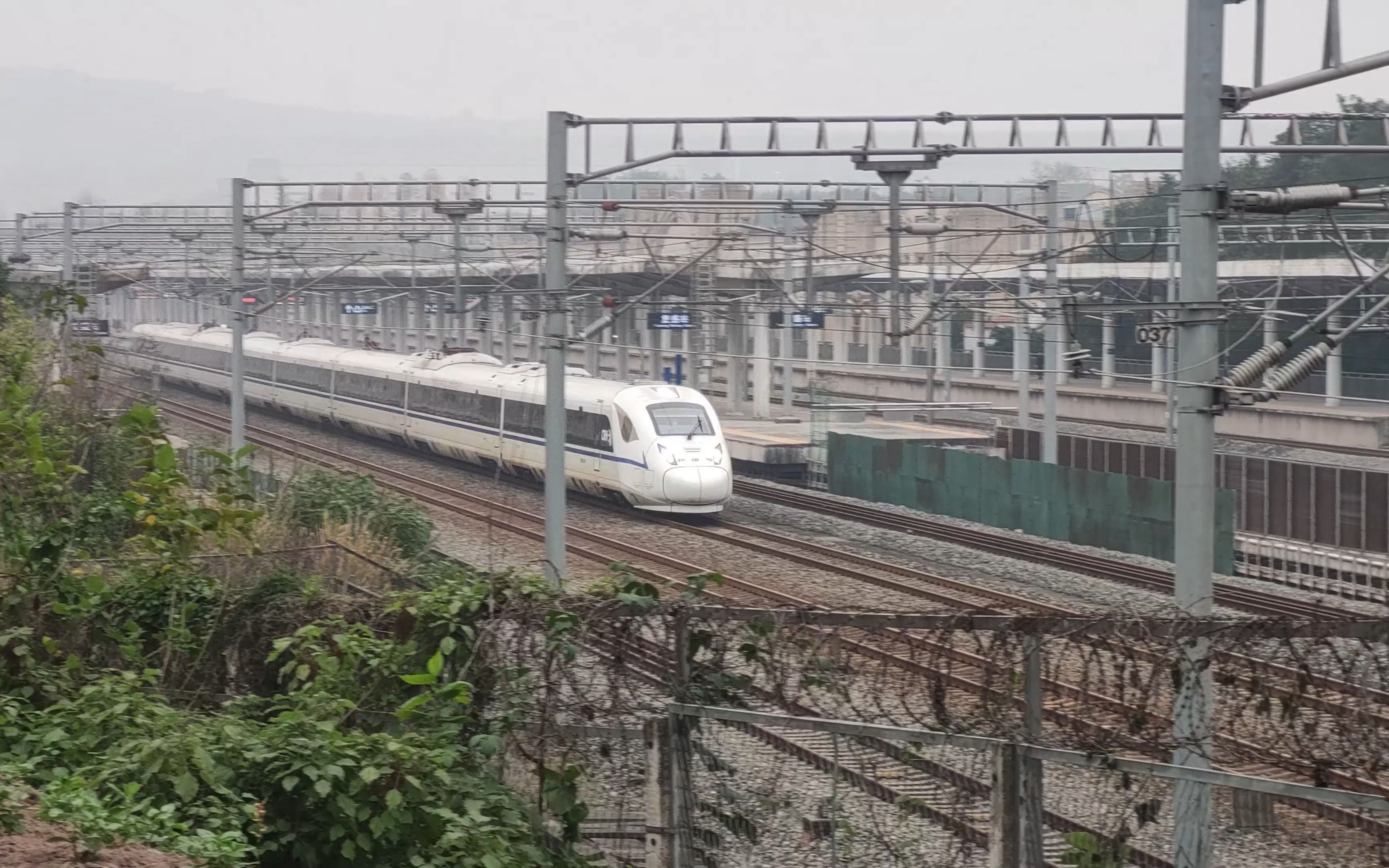 d2374次 成都东--南京南 高速通过复盛站