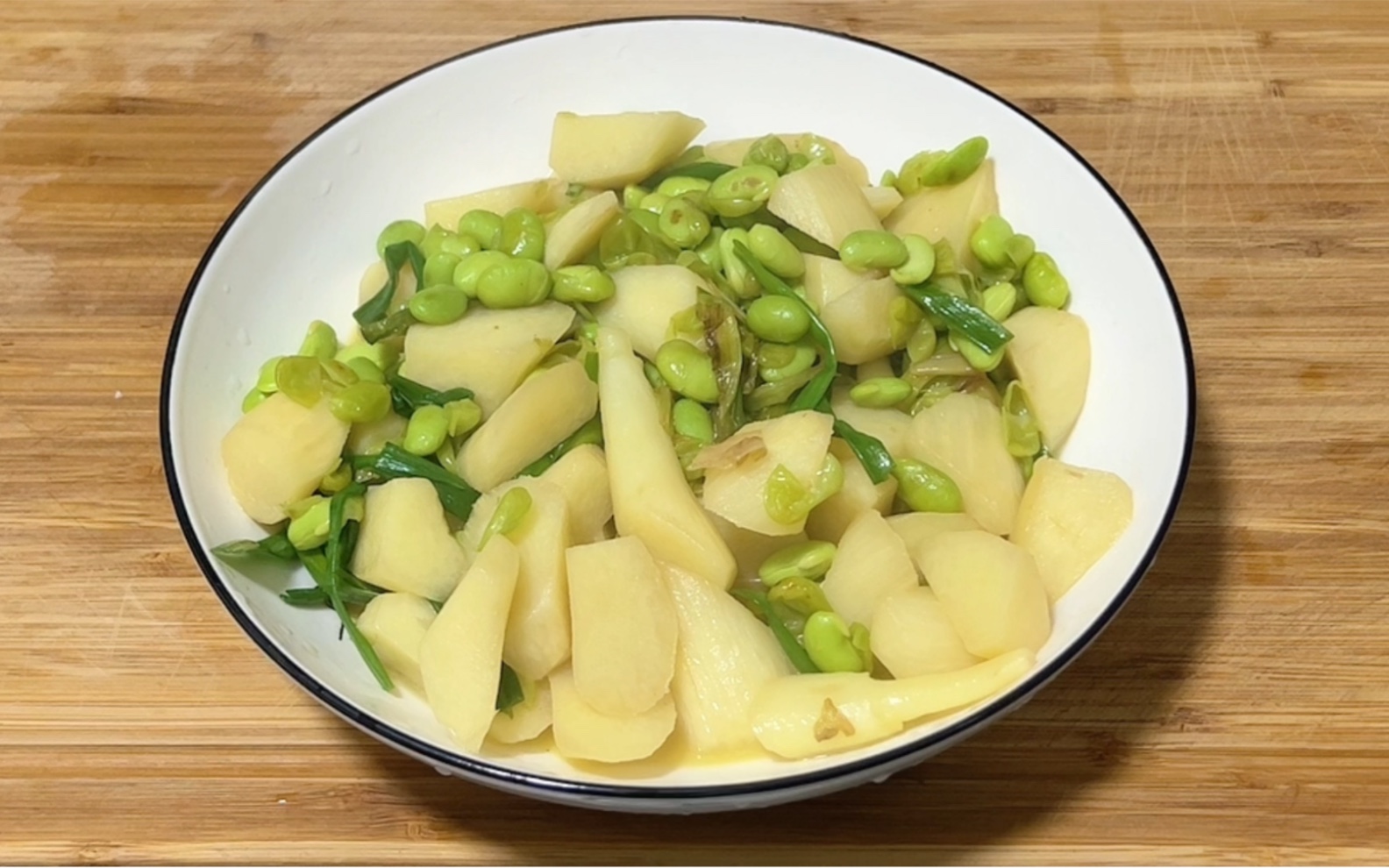 家常茭白炒毛豆,清淡健康又好吃