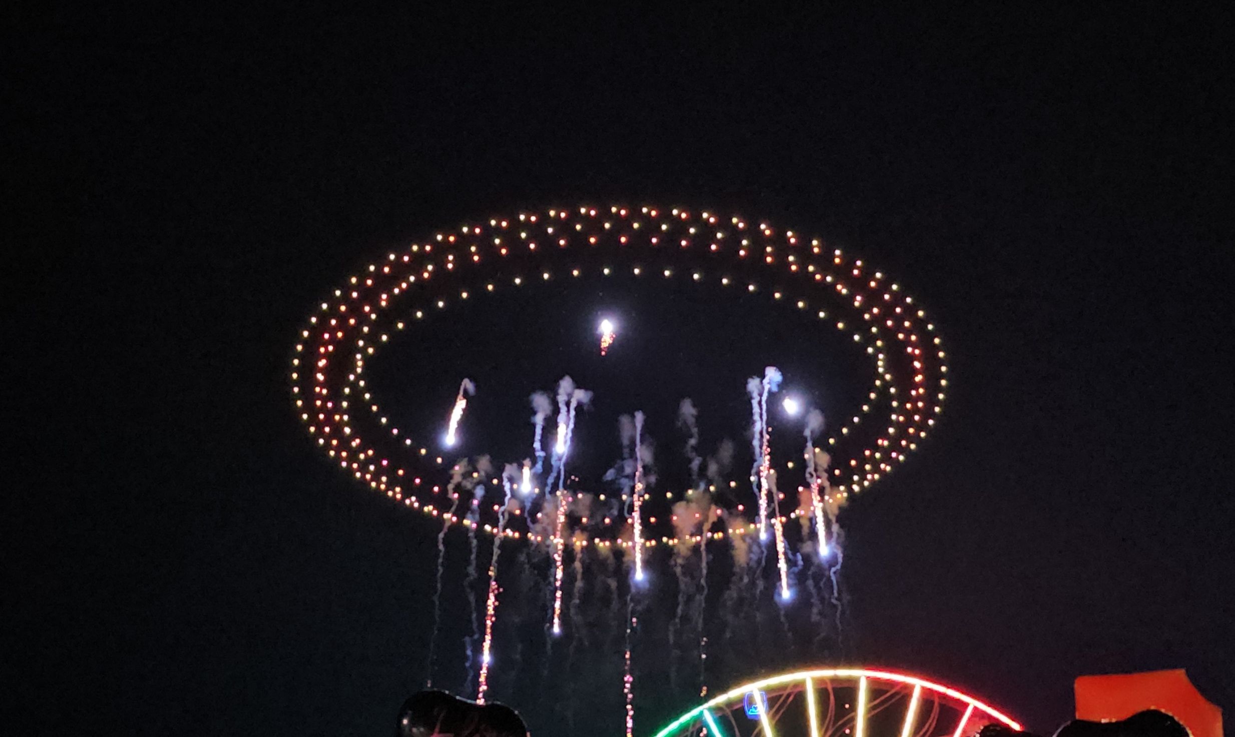 常州嬉戏谷2024年12月31日无人机灯光秀《时空之门》