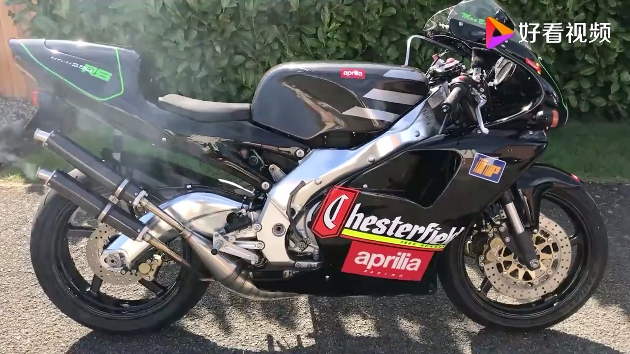 阿普利亚rs250二冲跑车