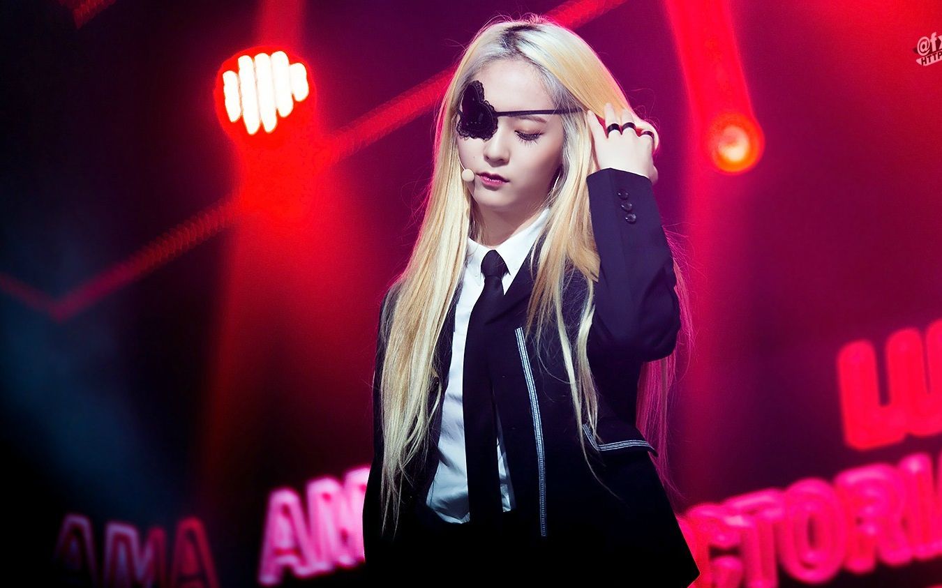 krystal 郑秀晶 red light foucs 西装only