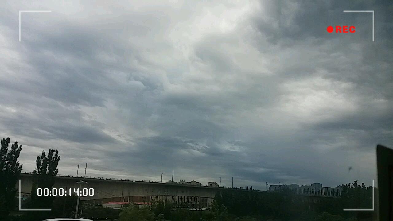 [图]乌云压顶，大雨将至