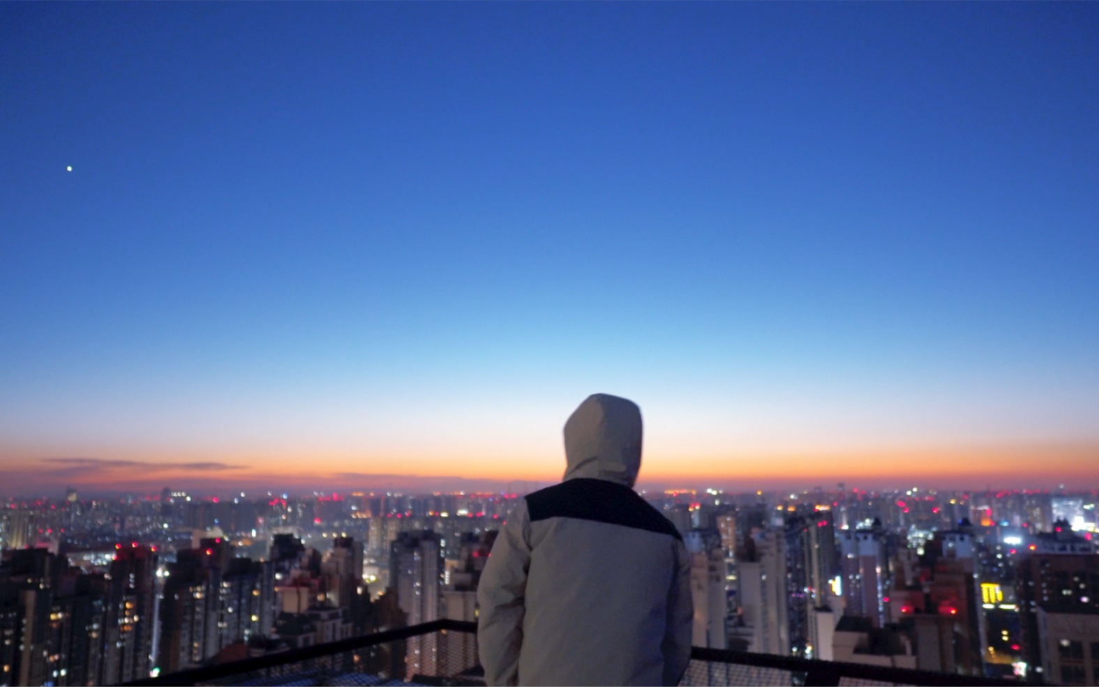 [索尼6400 适马16]每一个个转身的的人,都在风里站了很久.