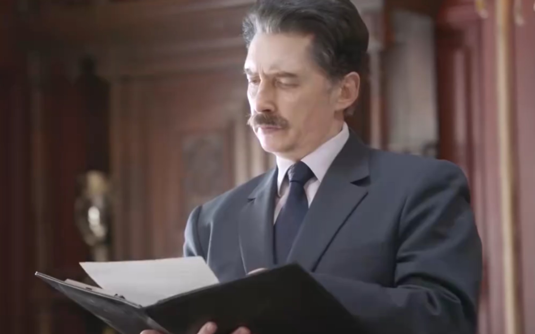 米高扬陈述中方条件,怎料斯大林听后,瞬间陷入沉思