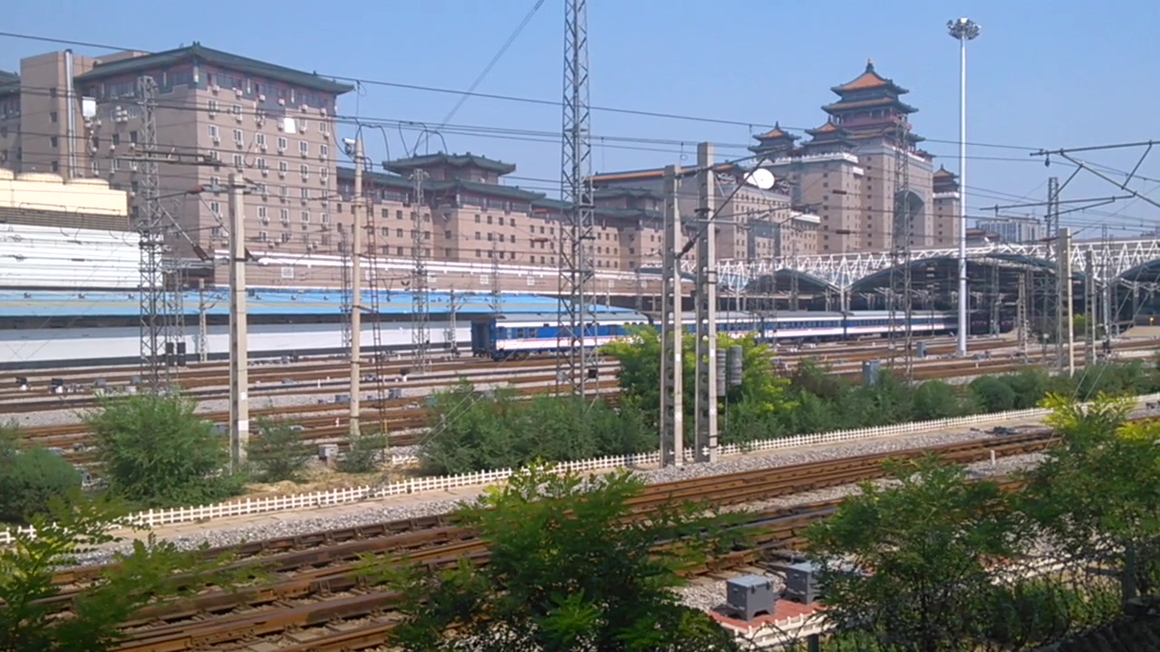 北京西站莲花池拍火车
