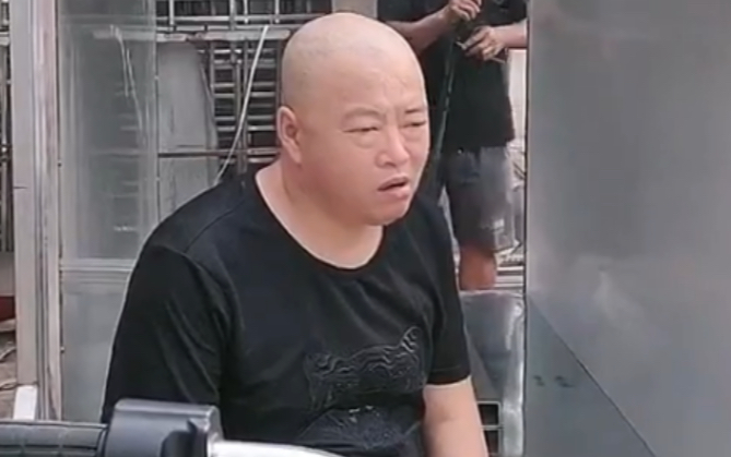 东北蛇哥为爱远行徒步创始人