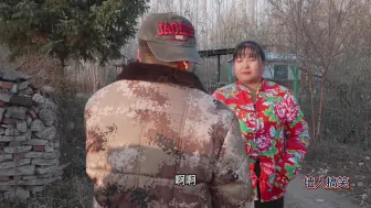 Tải video: 老丈人给女婿打电话借钱，开口借5万，没想女婿的套路太深了