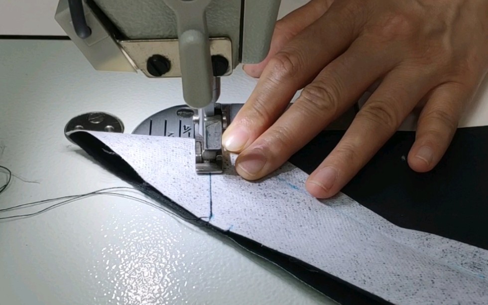 柳州工学院(鹿山学院)-男西装工艺-袖叉处理