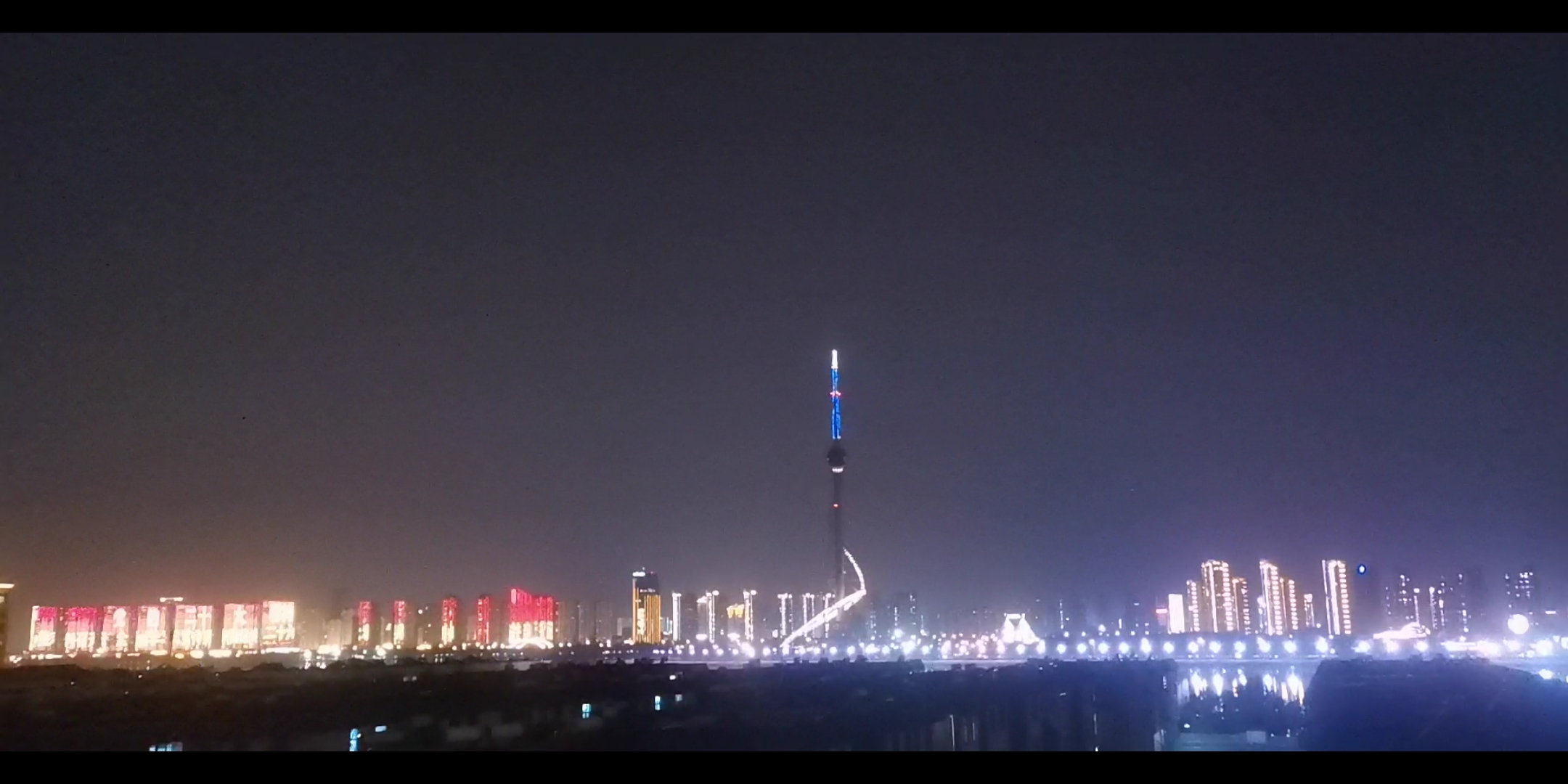 疫情隔离期间屋顶拍摄沂河夜景,临沂电视塔,最美的夜景,安静的城市,最