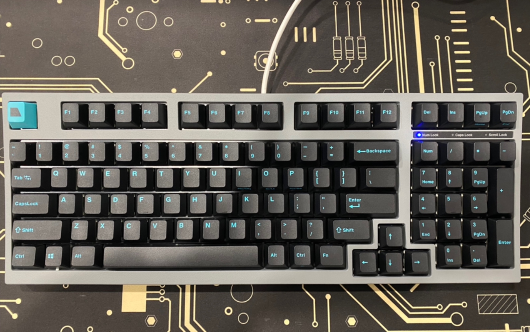 这个键盘真的好漂亮啊!——利奥博德980 暗礁 极星灰轴