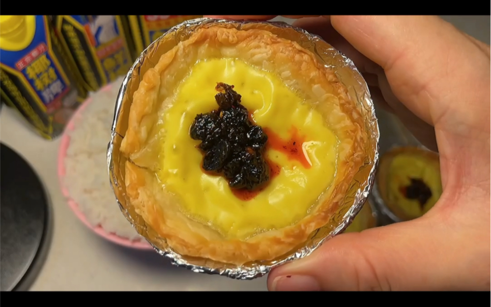 今日份进食手抓饼蛋挞