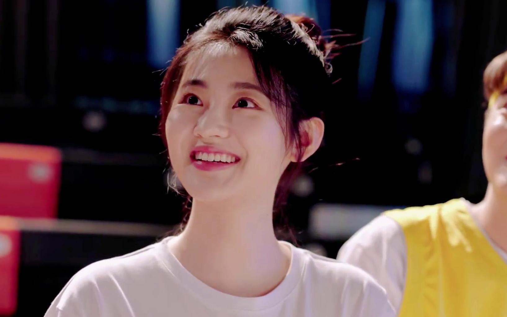 徐英子笑起来真的很甜_哔哩哔哩_bilibili