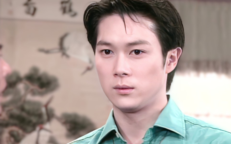 王灿爱上同父异母的妹妹娶了跟亲妈长得一样的女人这真的很狗血哈哈哈