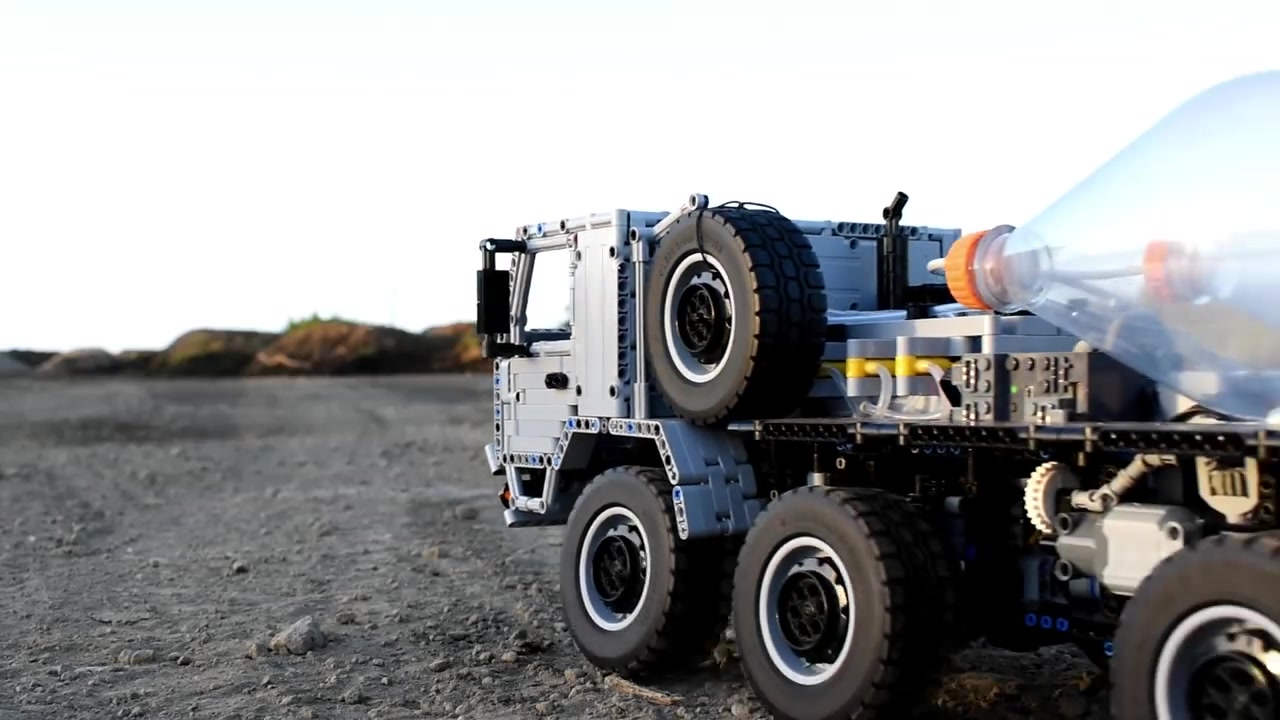 lego rc 气动太脱拉 815-7 8x8