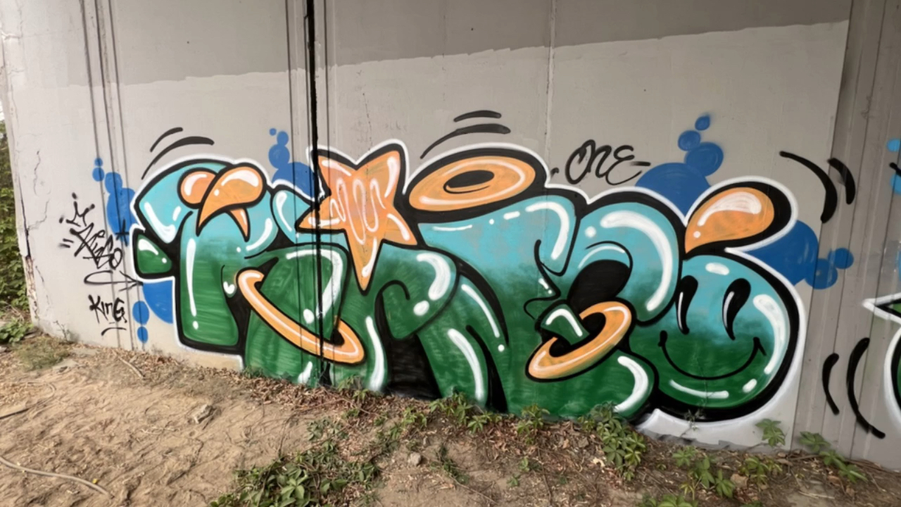 北京街头玩儿涂鸦!