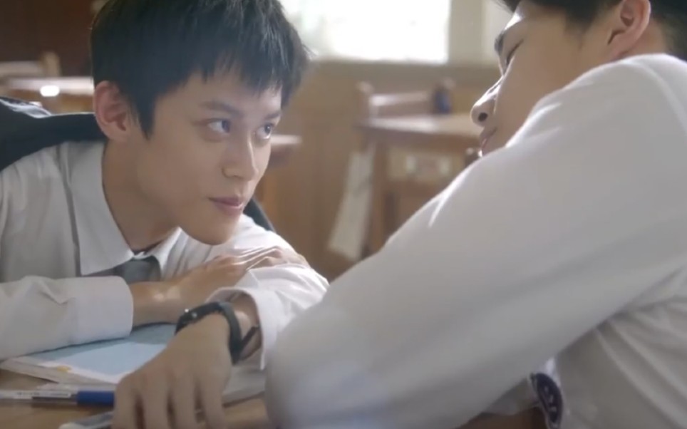 高颜值校霸高富帅攻强撩学霸小受校园两大男神恋爱之路